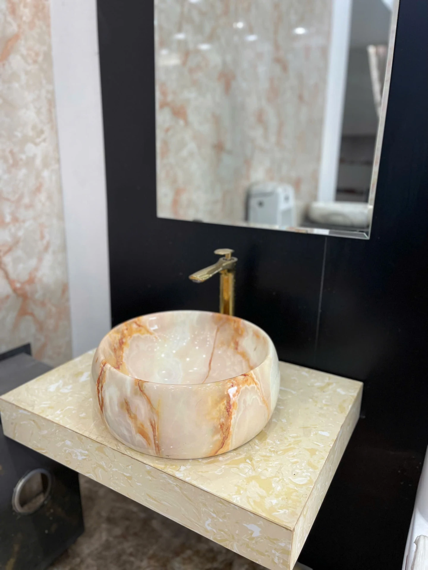 Lavabo đá onyx vân cam đặt bàn